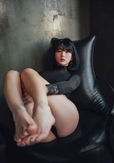 解开女警乳罩慢慢揉捏_4K电影在线看