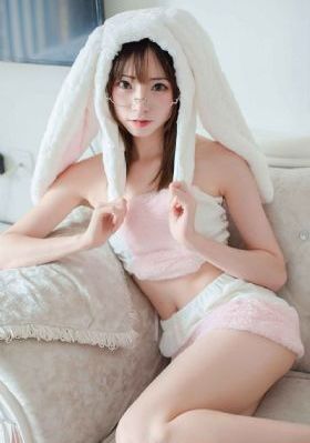 两个奶被揉得又硬又翘的视频_BD英语在线观看高清