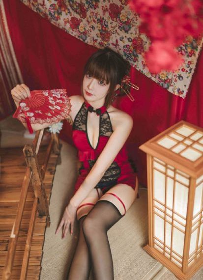 miad一711紧身裙女教师_超清高清在线观看