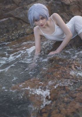 六个瑞典女孩在监狱_1080电影在线看